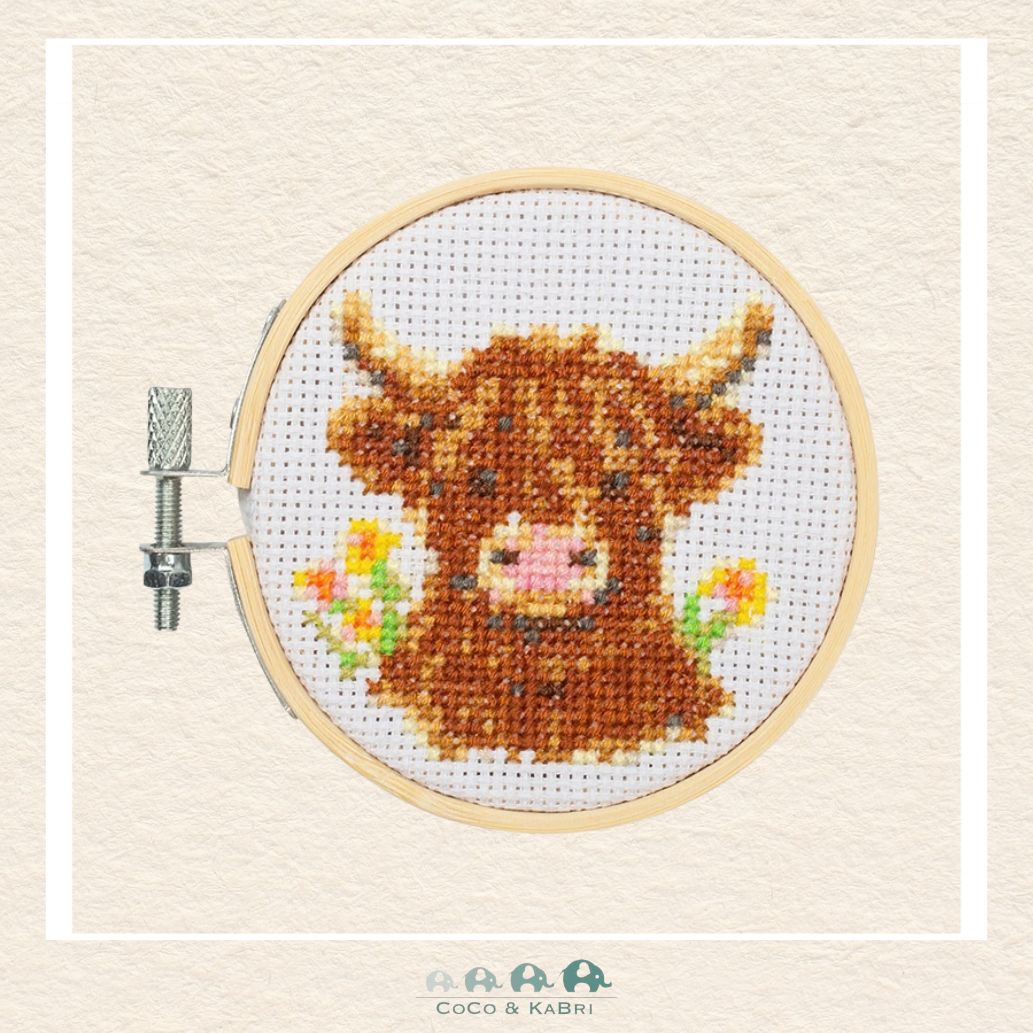 Kikkerland- Mini Cross Embroidery - Highland Cow