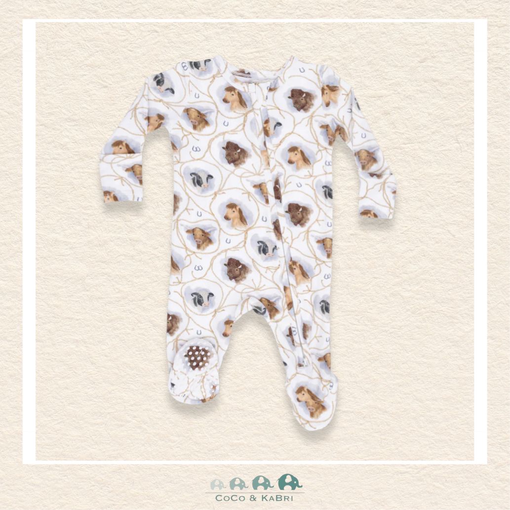 Front view of Angel Dear Farm Animals footie featuring a convenient 2-way zipper and detailed rope cameo illustrations | Canada