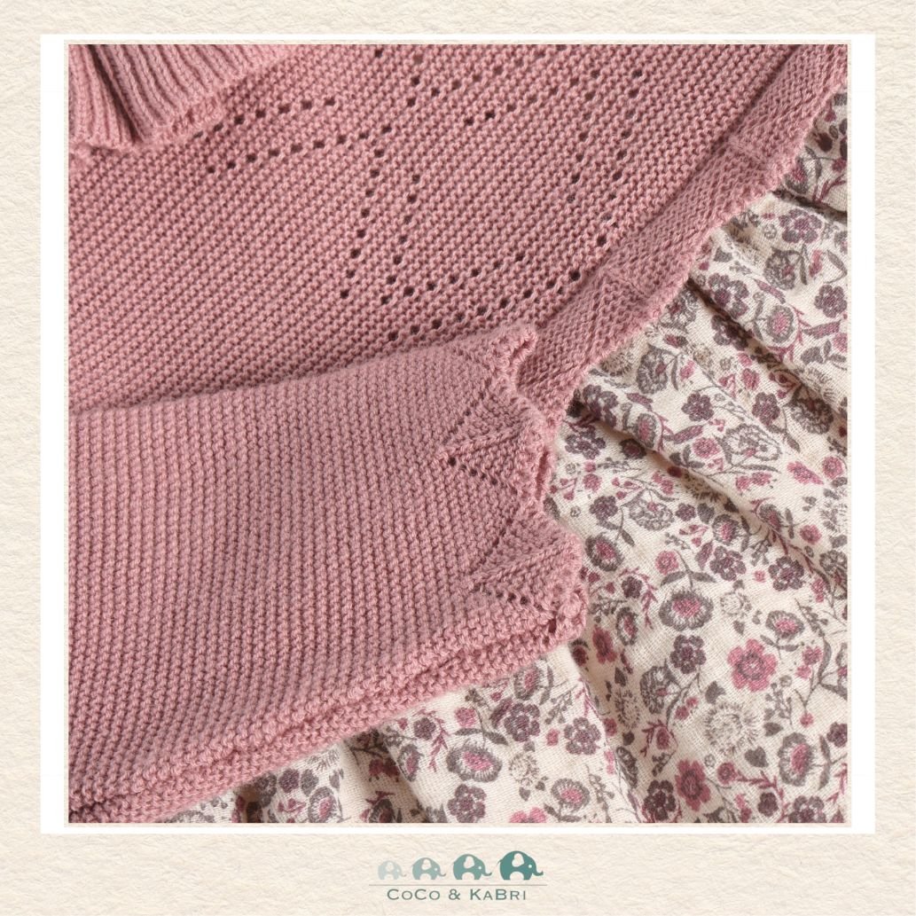 Detailed close-up of the 100% cotton-knit fabric highlighting the breathable weave and the gentle, hypoallergenic surface ideal for sensitive skin