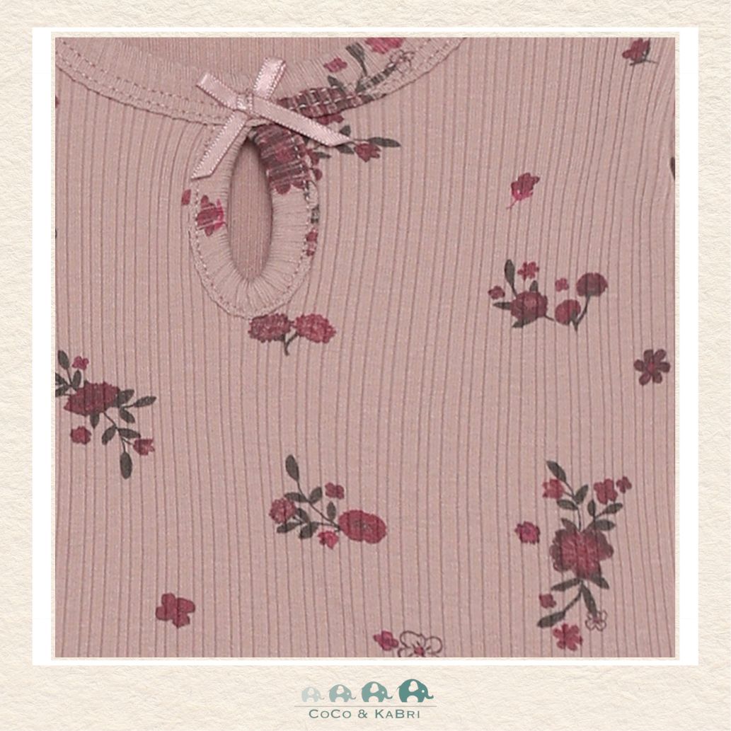 Close-up detail of the Minymo Long Sleeve T-Shirt highlighting the premium ribbed knit weave and the soft, earthy pink Fawn colorway
