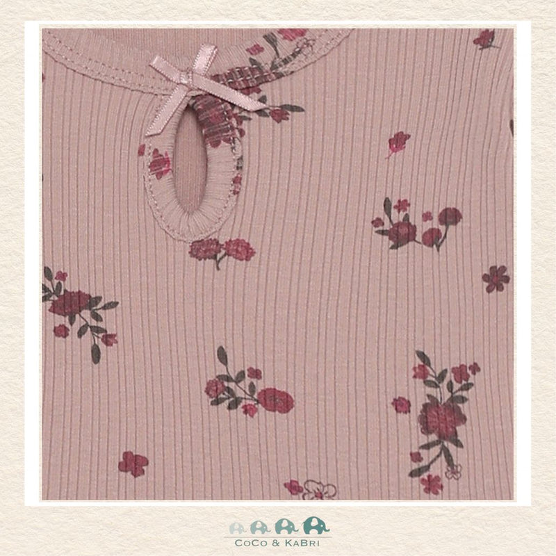 Close-up detail of the Minymo Long Sleeve T-Shirt highlighting the premium ribbed knit weave and the soft, earthy pink Fawn colorway