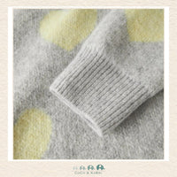 Detailed close-up of the Name It knit fabric highlighting the soft-touch gray texture and the vibrant yellow intarsia-style hearts
