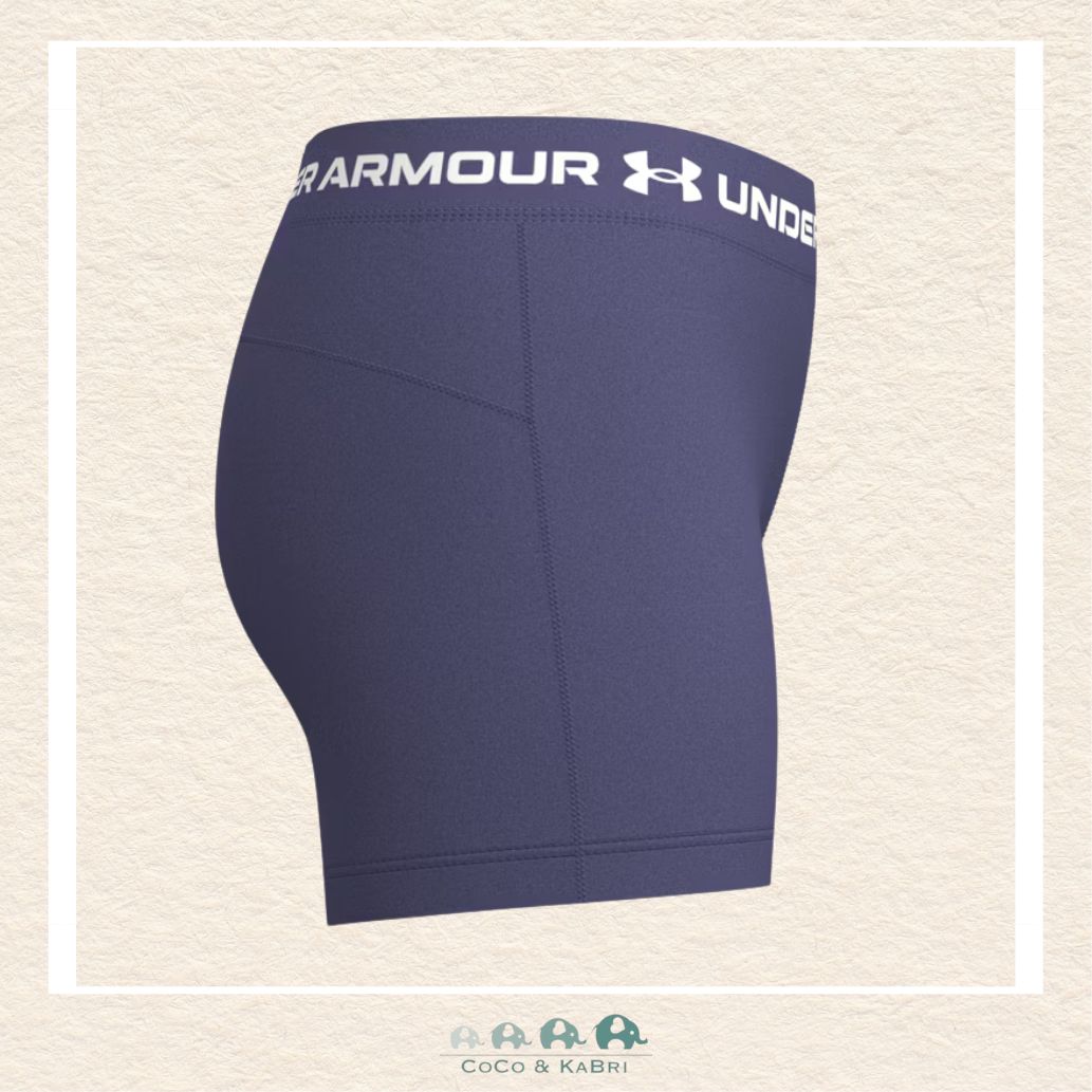 Side profile of the girls' HeatGear® Shorty demonstrating the flexible compression material and the moisture-wicking technology perfect for intense sports and play | Canada